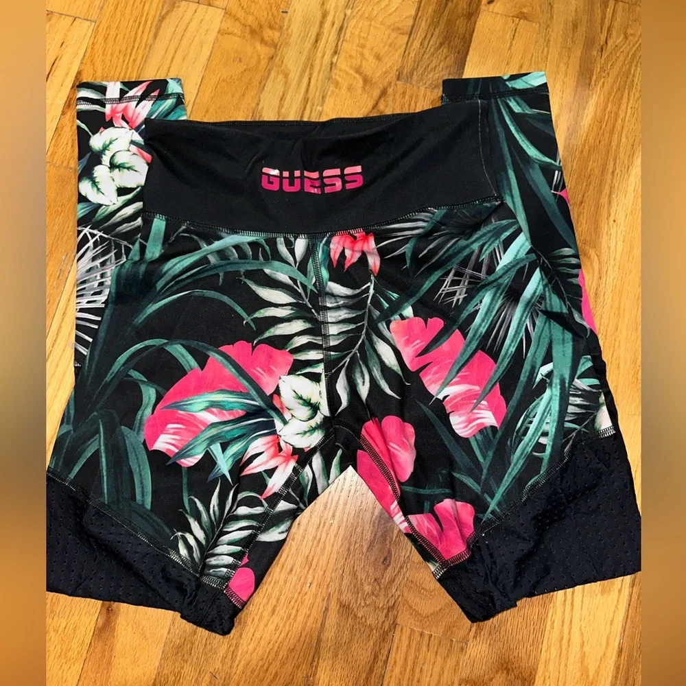 Guess Bundle - Picture 2 of 7